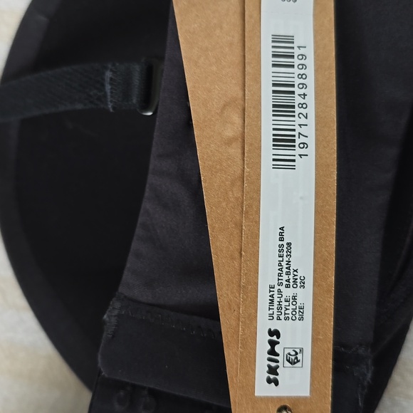 SKIMS Ultimate Push Up Strapless Bra Size:32C Onyx - Picture 4 of 5